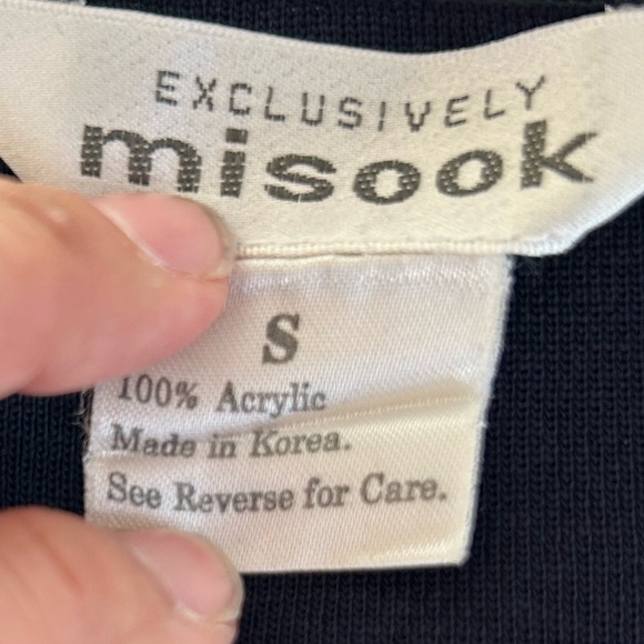 4/$20 Exclusively Misook Navy Yellow Trim V-Neck Sweater Top Small - Picture 3 of 4